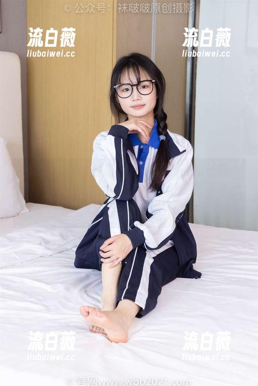 BoBoSocks袜啵啵 - 小淳的高跟长靴:图库里的“巨人之鞋”,小心踩到不小心变高的我! BoBoSocks袜啵啵 - 小淳的高跟长靴:图库里的“巨人之鞋”,小心踩到不小心变高的我!