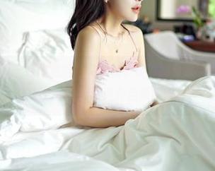Feilin嗲囡囡 – 欲望难挡，梦小楠小夜猫那身水手服，原图比想象中养眼，果然适合当桌面壁纸。