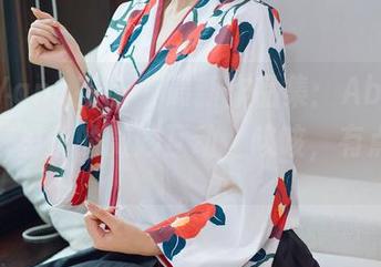 HuaYang花漾 – 最新作品集：Abby李雅与裤里丝的微妙互动，咳咳，有点意思。