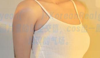 Hyoyeon(김효연)+KoreanRealgraphic=图片里的时空交错，cos出一股不可思议的气场。