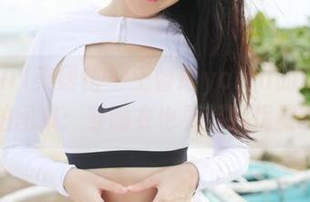 MyGirl美媛馆 – 王馨瑶yanni的居家私拍图集：穿睡衣也要保持优雅啊