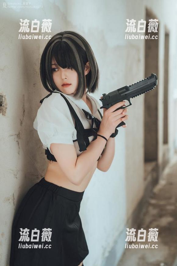 图片独家：看！Natsuko夏夏子化身雪精灵，正在跟圣诞老人抢镜！