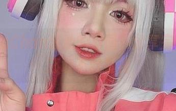 PoppaChan泳池的原图，分享完了，你还敢不敢直视