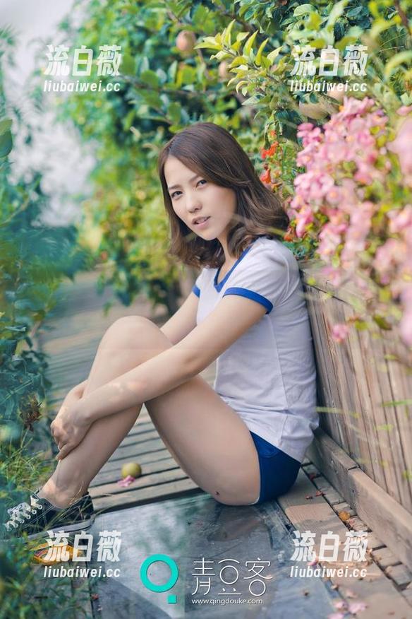 TGOD推女神 - 行走的灰丝：王语纯的精选套图，超容易陷入思考的那种