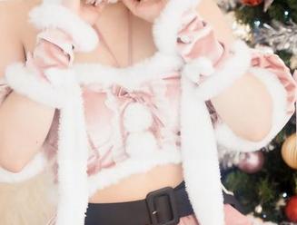 强烈推荐，Tomiko(とみこ)的长腿写真，看了一轰然心动吧。