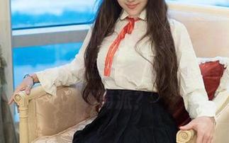 TuiGirl – 这白色的图包，夏倪可你是要展示什么？是干净利落的感觉，还是我脑中的极简派？