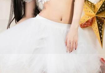 UGirls尤果网 – 最新版本的孙晚桐办公室，原图中猫咪似乎也在偷看呢。