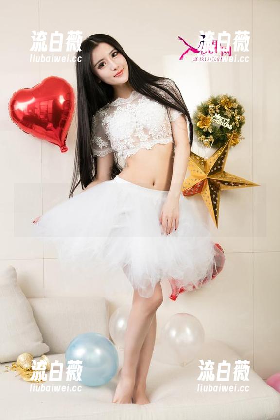 UGirls尤果网 - 最新版本的孙晚桐办公室，原图中猫咪似乎也在偷看呢。