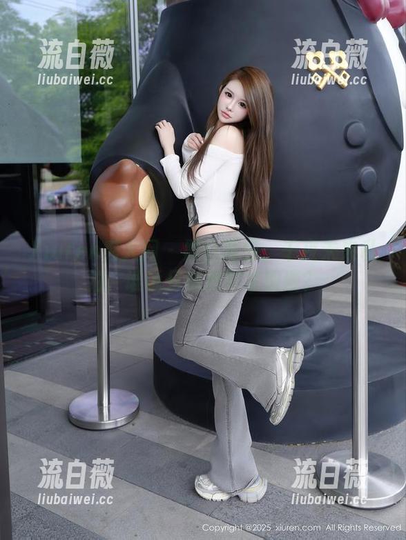 Xiuren秀人网 - 黑白图包：千夜未来私拍，谁说只有色彩才浪漫？
