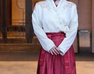 Xiuren秀人网 – 小九月的少女写真，有那么一点恍惚，值得下载吗？