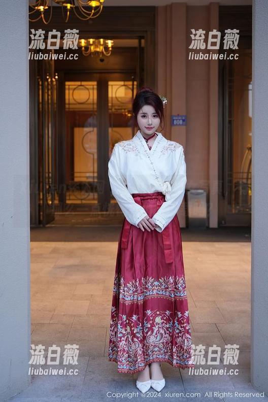 Xiuren秀人网 - 小九月的少女写真，有那么一点恍惚，值得下载吗？