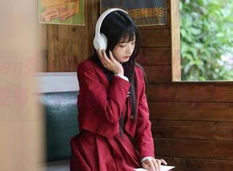 Xiuren秀人网 – 江露露的浴缸图包，真的是每个角落都能撩，难以抵挡……