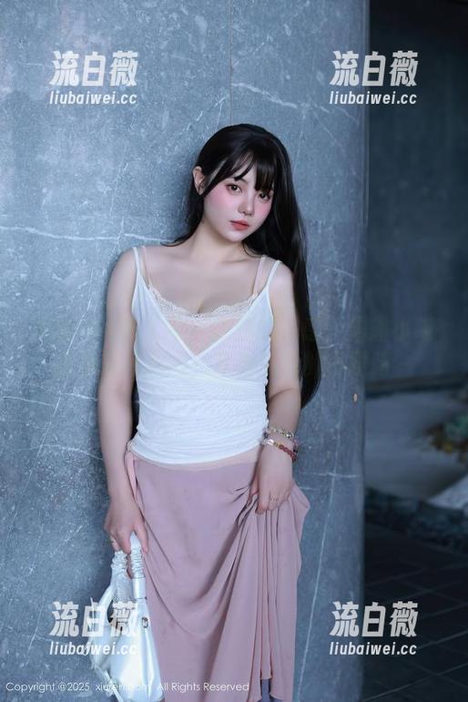 Xiuren秀人网 - 在线的快感：露露小喵甜美短裙美图，专为挑剔的小眼睛～
