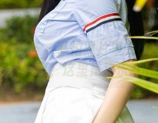 YouMi尤蜜荟 – 私拍照片里的小尤奈：这里不是教室，这里是欢乐zone！