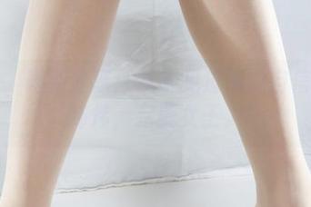 丽柜 – 最新分享：从未见过如此自信的王炜炜，完美女王。