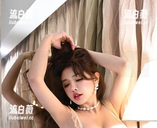 微密圈 - 原图揭秘：于芷晴的金灿灿内衣完全可以开个模特黄金展，图包好码地址，来一发！