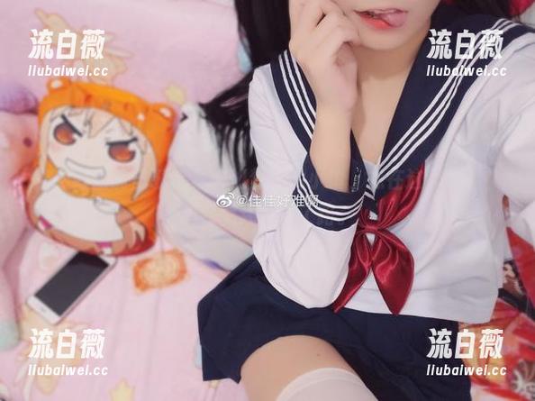 佳佳好难啊圣诞合集宛如梦中的小镇,想在这儿探险,但终究还是迷了路。 佳佳好难啊圣诞合集宛如梦中的小镇,想在这儿探险,但终究还是迷了路。