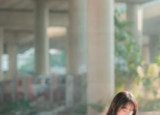 定制忧郁少女图片，兔玩映画让你意外“忧伤”