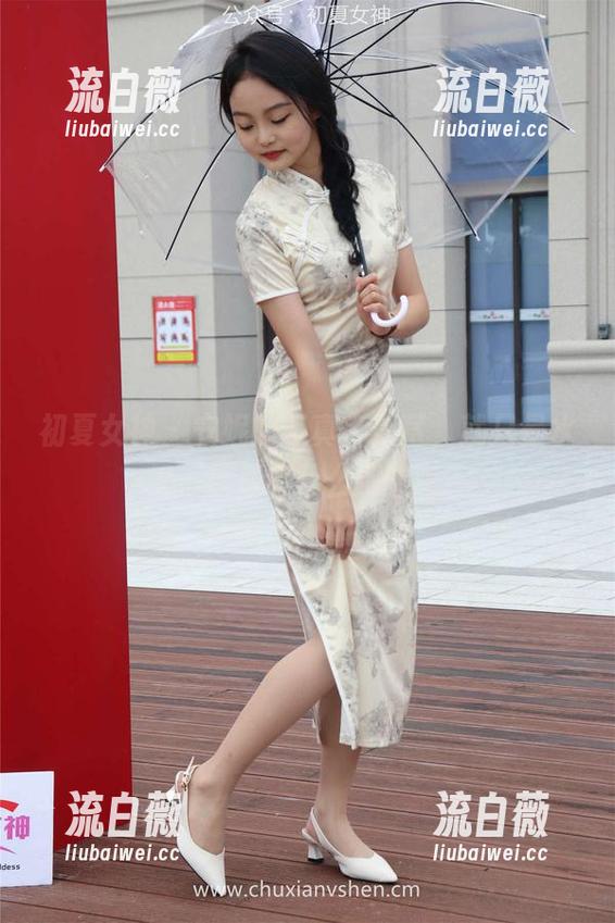 初夏女神 - 安妮的写真：草莓，就只是水果，还是有什么别的呢？