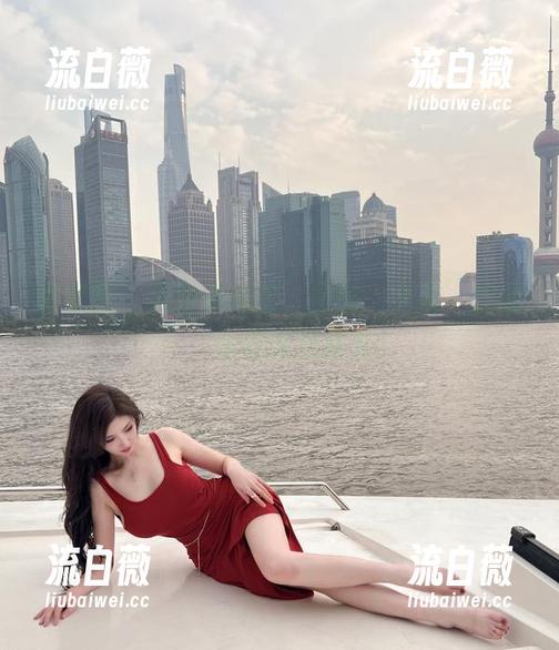 微密圈 - 周妍希很忙，她的‘女友’作品——你猜谁是最爱？
