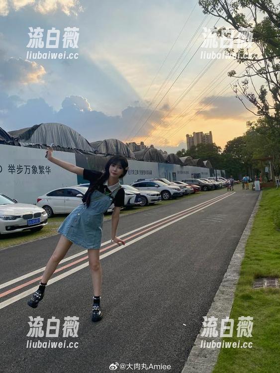 精选大肉丸Amiee的白色,直接打破我的审美底线,怎么会这么吸引 精选大肉丸Amiee的白色,直接打破我的审美底线,怎么会这么吸引
