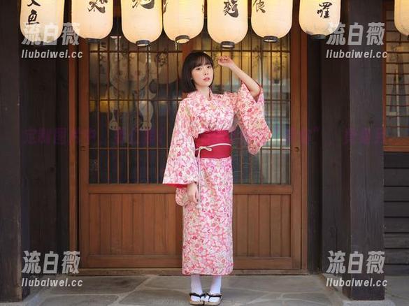 定制图片中，姜仁卿(강인경)的眼神在“等你”，竟是另一种暧昧