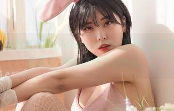 看过宋哈娜的最新JOApictures-JOA照片，我的胃口被彻底吊起了，感觉要再来点什么。