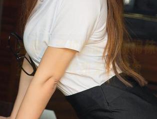 尤果网 – 看着曼苏拉娜的最新棉袜，倍感资源、柔软和无限想象