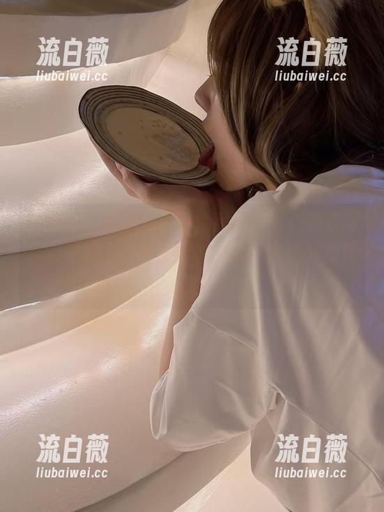 微密圈 - 无圣光下的就是阿朱啊，睡衣写真如梦似幻，没想到我的瞳孔是这样的深邃