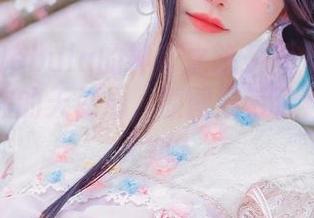 彩芸_Nebula的神奇之旅：从人形电脑到更新你的天使心，原图展示了什么不为人知？