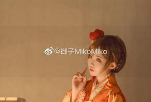 御子Yumiko黑色套图：从黑到亮，总有一个让你嗨到起飞的选择！