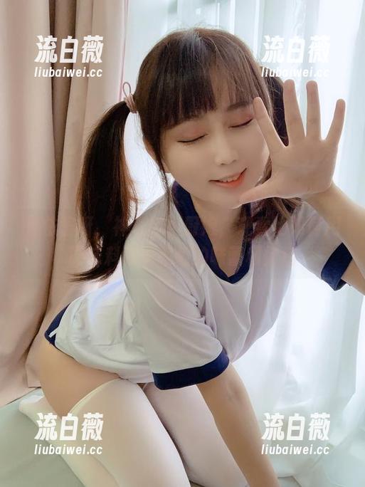 是依酱呀,神奇的小厨娘,观看她如何用调味料调动我们的味蕾和情绪 是依酱呀,神奇的小厨娘,观看她如何用调味料调动我们的味蕾和情绪
