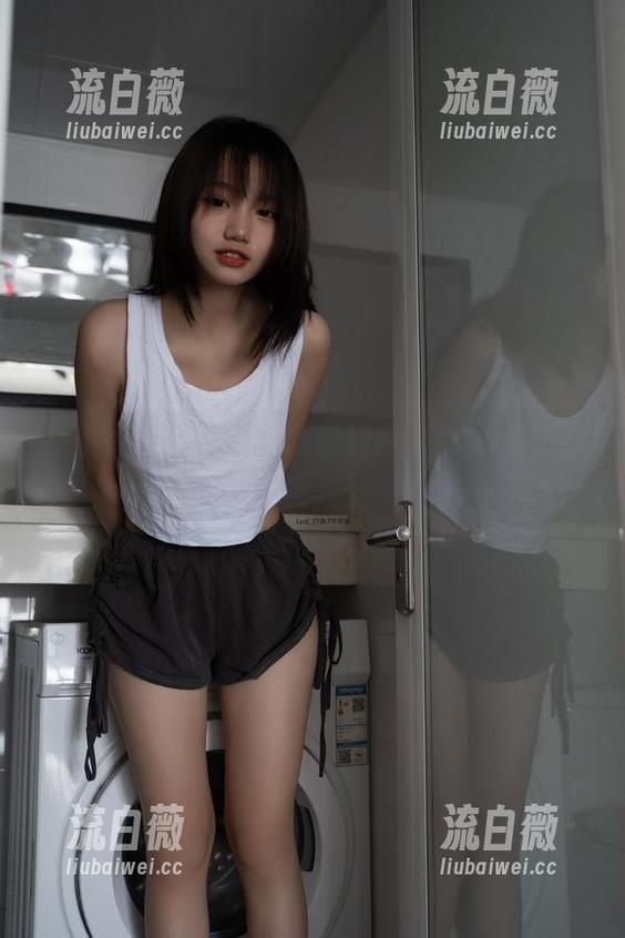 盯着柒柒要乖哦的全套旗袍，想说这衣服我看过！