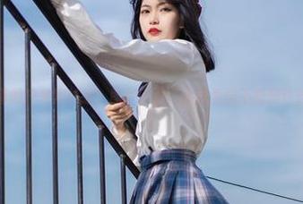 梨瑾瑾的户外黑长服：图片下载，试试看能不能挡住这风！