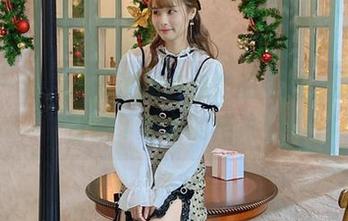 抱怨一下，泥泥汝的白色作品在线，肚子却留给了薯条的痕迹！
