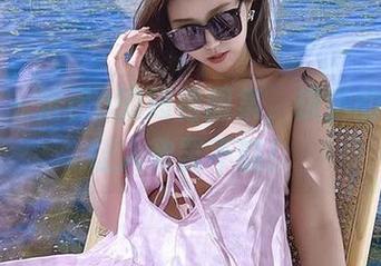 微密圈 – 洁己u的短裙图集，挑选的理由真让人欲罢不能！