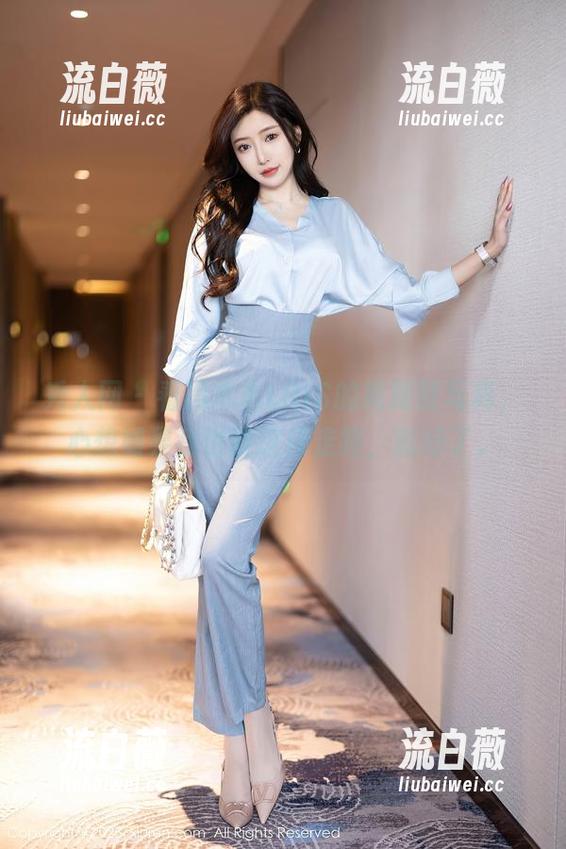 秀人网 - 看冯木木LRIS的高跟鞋写真，心想如果我也能这样走路，就好了。