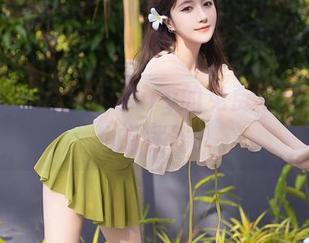 秀人网 – 周慕汐fairy的免费写真，秘书也有武器？