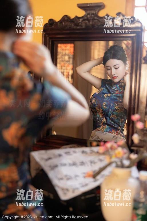 秀人网 - 奶芙乔乔的私拍眼镜照，隐隐约约中透出一丝小心机？
