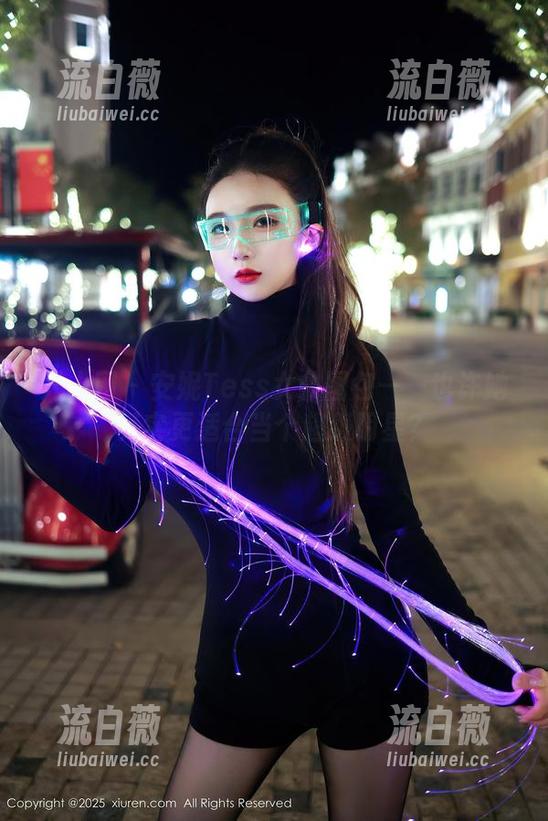 秀人网 - 安妮Tess女仆图包——也许她其实更适合当个超级明星？