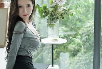 秀人网 – 王楚璇的户外图集，完全不知为何一不小心就想“下载”回家。