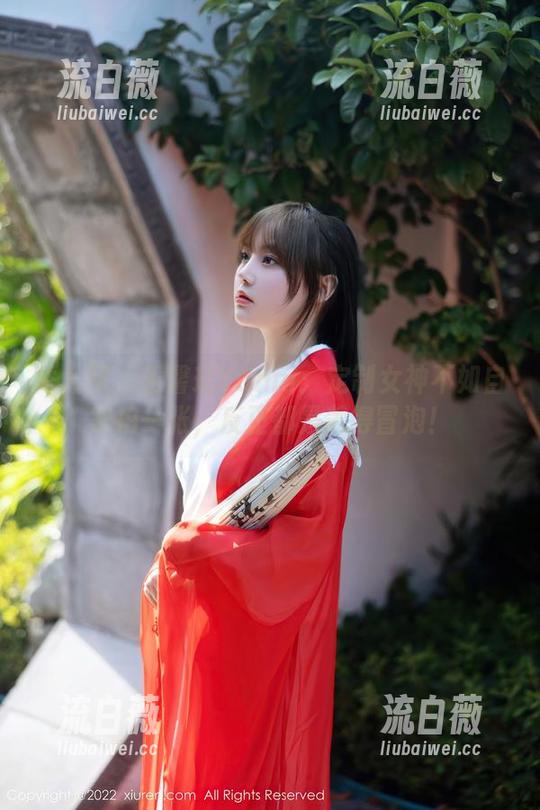 秀人网 - 王馨瑶Yanni：定制女神不如自家拍一张，反正都是美得冒泡！
