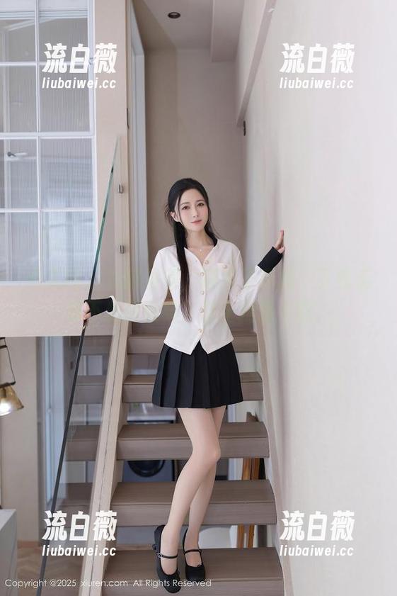 秀人网 - 礼服虽美，糯美子真相：下载后是不是随便穿？反正我是不敢。