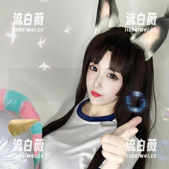 在章鱼小童谣的高跟鞋图集里，看到了远方的我，还是很努力的。