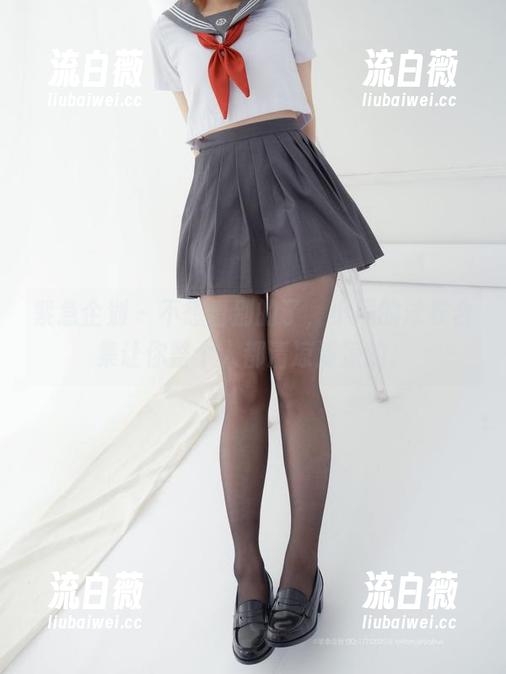 紧急企划 - 不想看别的了，小恩的泳衣合集让你整个人都清凉清凉的。