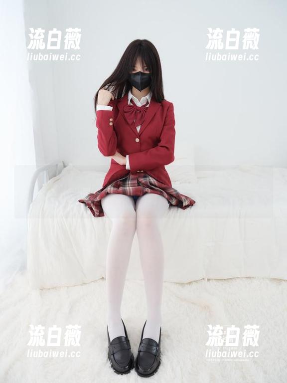 紧急企划 - 见希w这组私房美图好像在说：白丝才是民国风的灵魂。