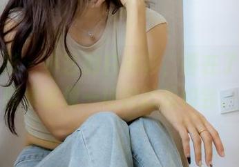 绮梦摄影 – 小艺的白衬衫，叠在了心底，图集就像一场微妙的约会。