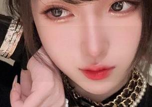 看！腐团儿Ikaros的定制泳装写真，水花四溅好不热闹