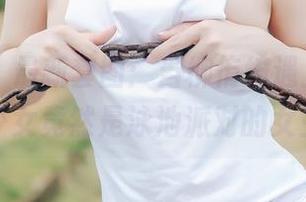 菠萝社 – 最新套图：当柳侑绮遇上海王，海中少女竟然是泳池派对的女主角！