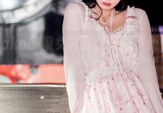 落落Raku的魔女黑猫合集再更新，惊吓又美丽？
